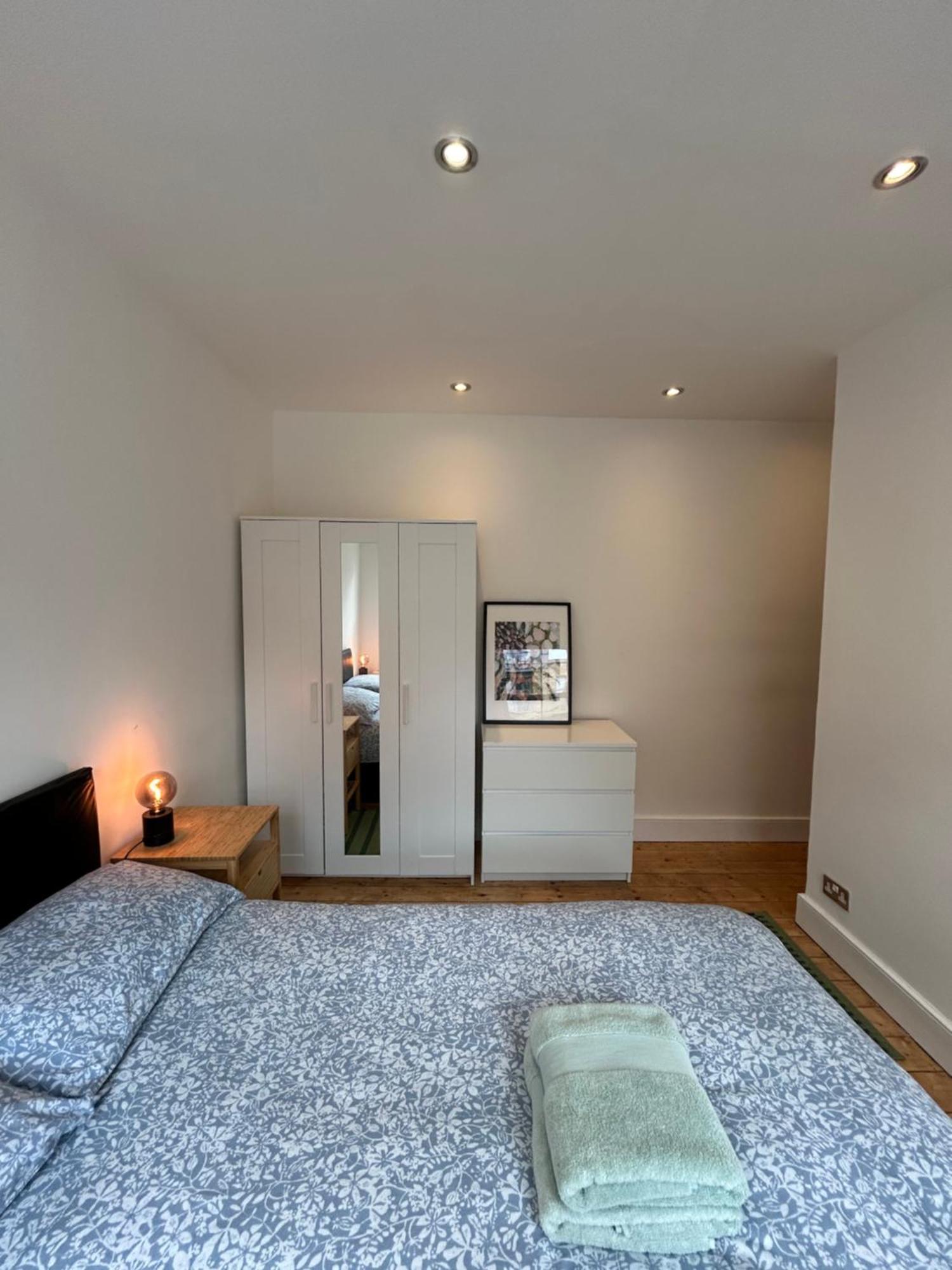 Spacious Battersea Rooms And Apartments London Bilik gambar