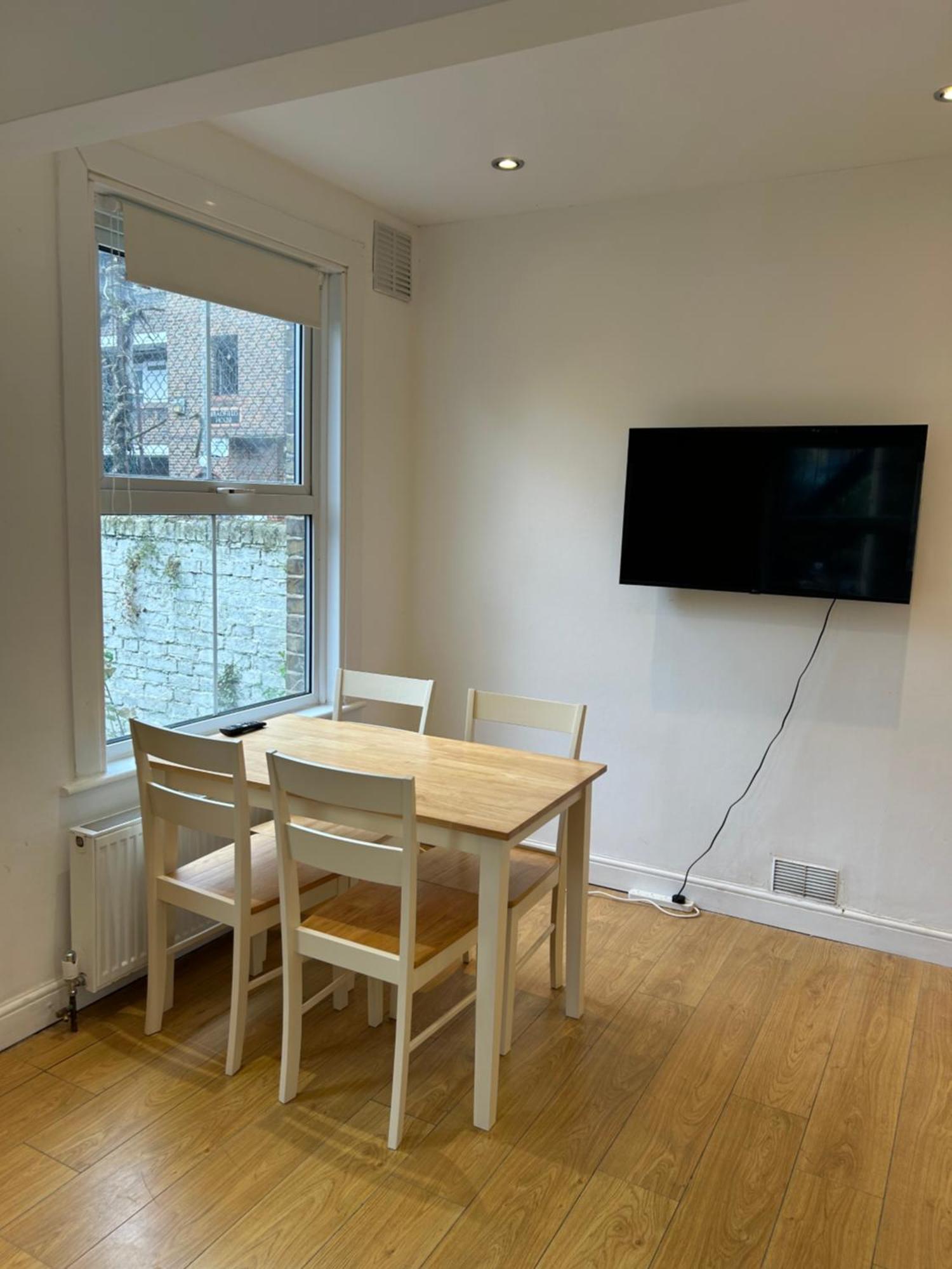 Spacious Battersea Rooms And Apartments London Bilik gambar
