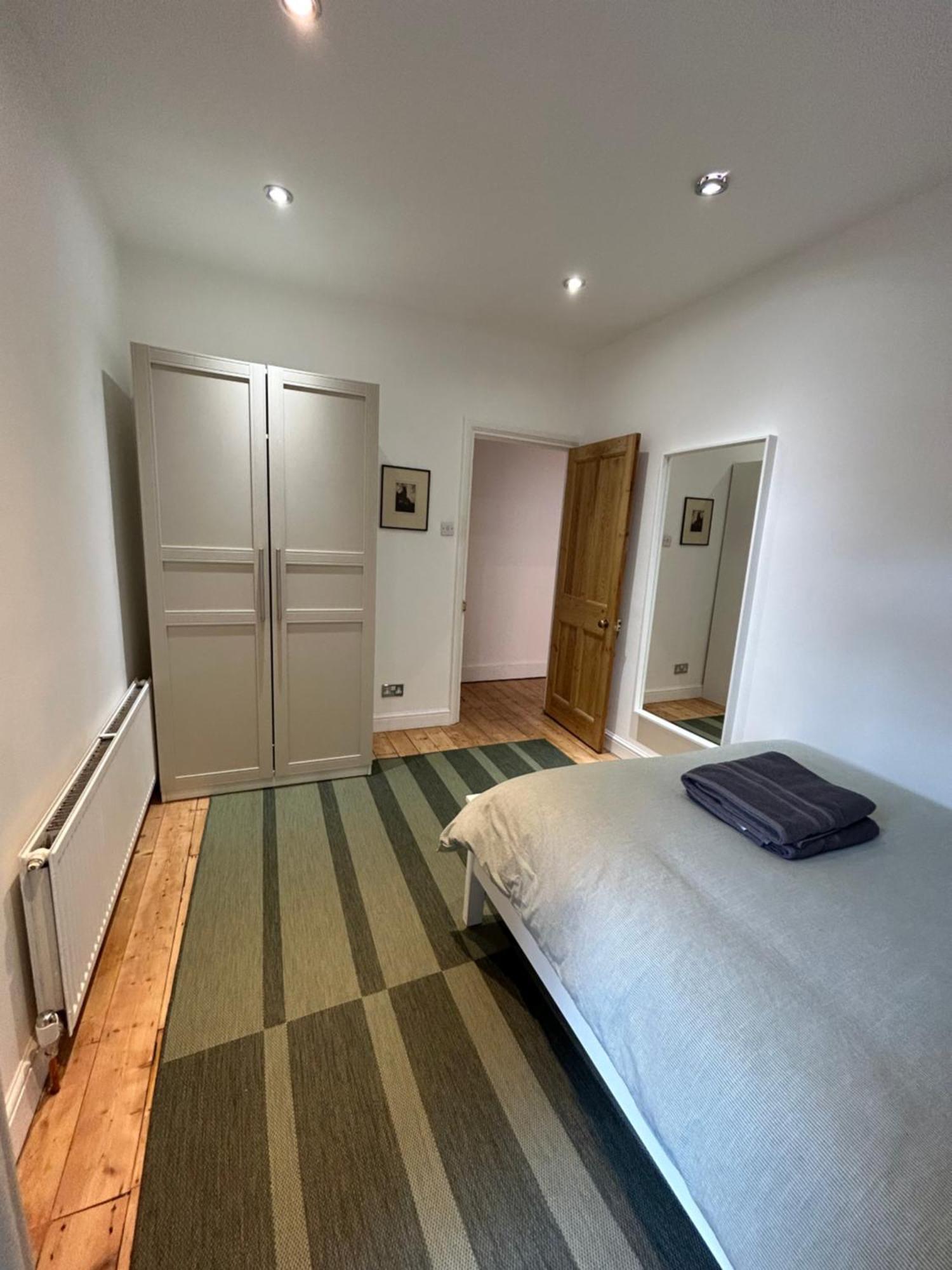 Spacious Battersea Rooms And Apartments London Bilik gambar