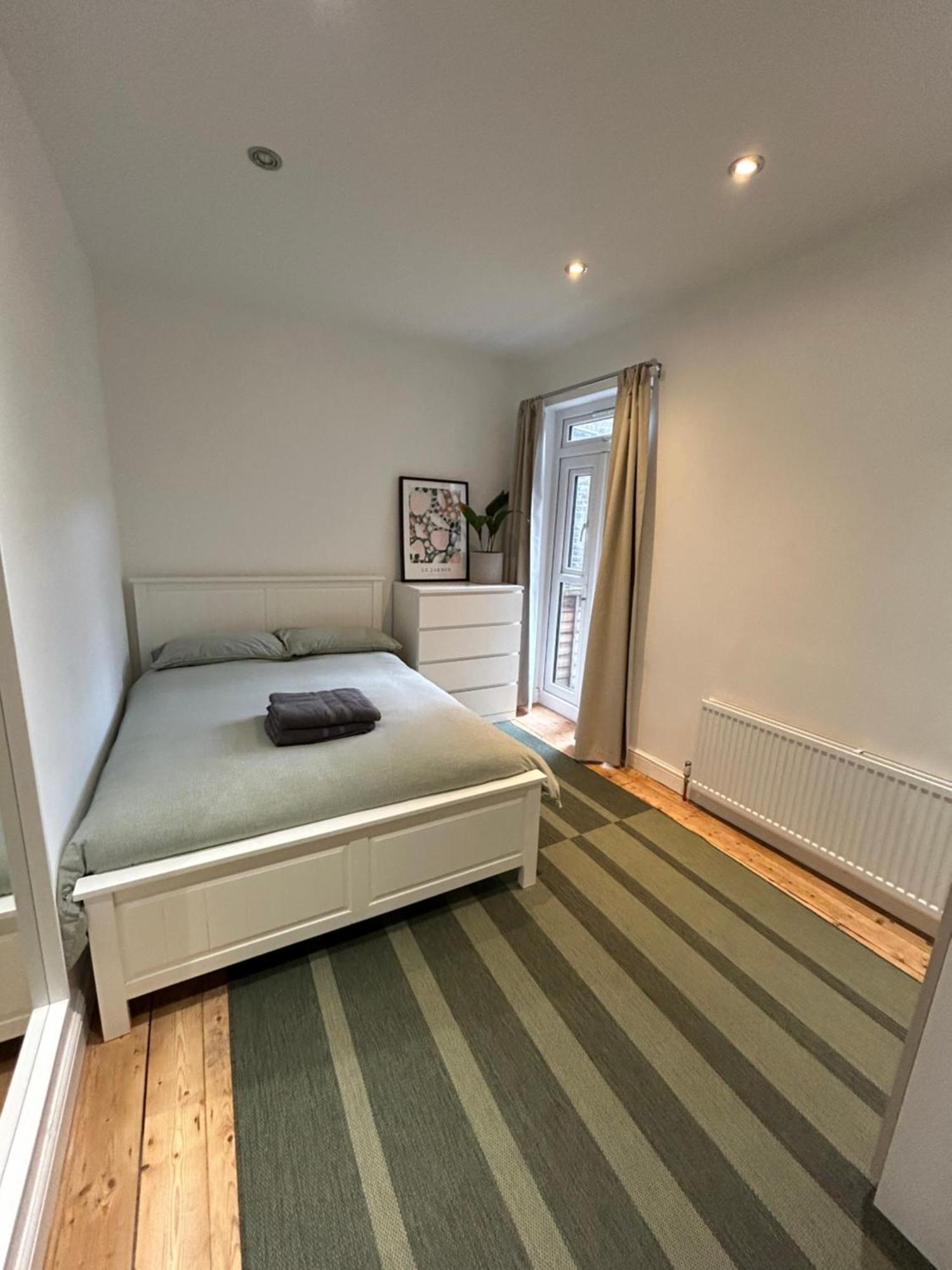 Spacious Battersea Rooms And Apartments London Bilik gambar