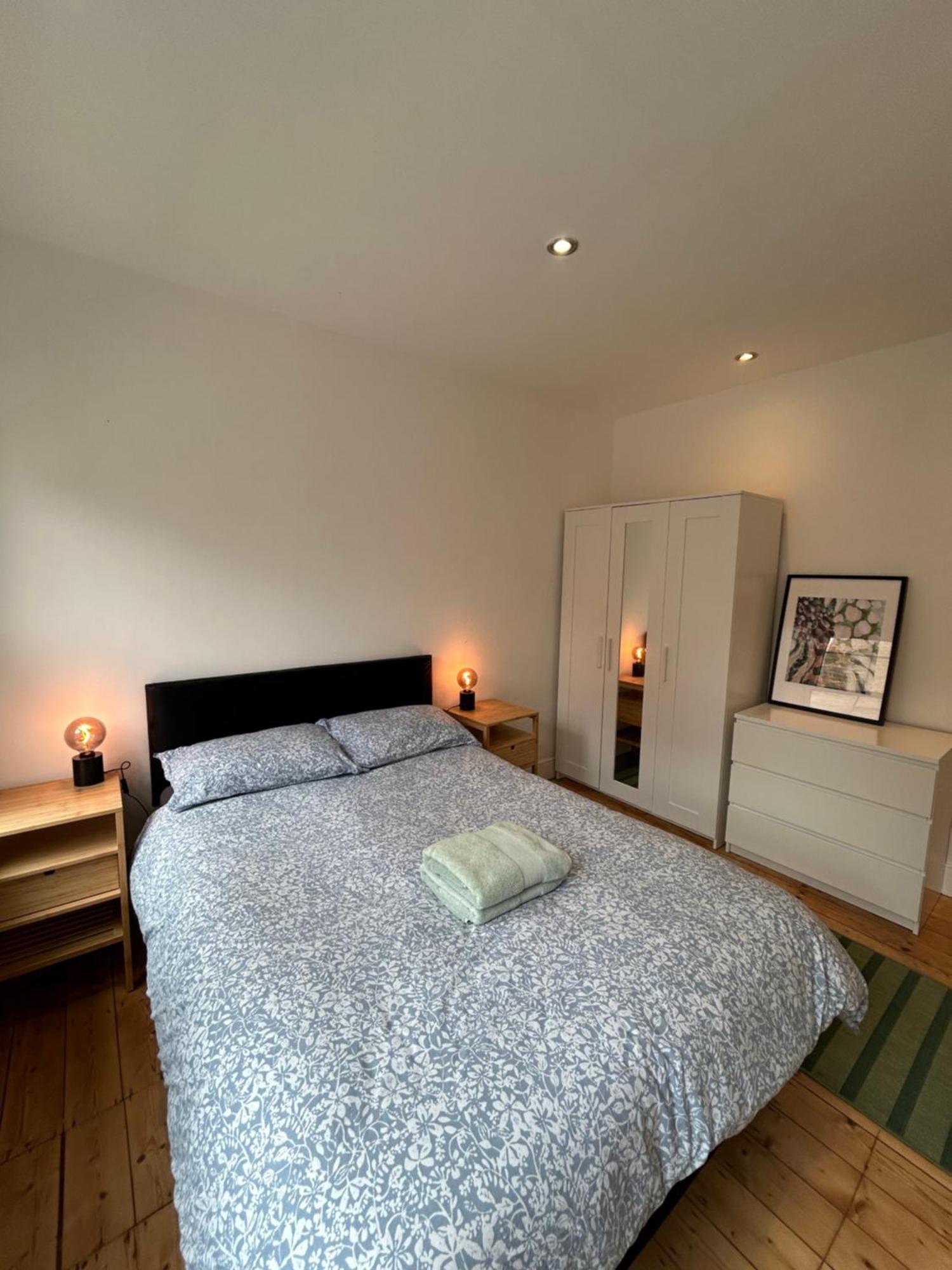 Spacious Battersea Rooms And Apartments London Bilik gambar